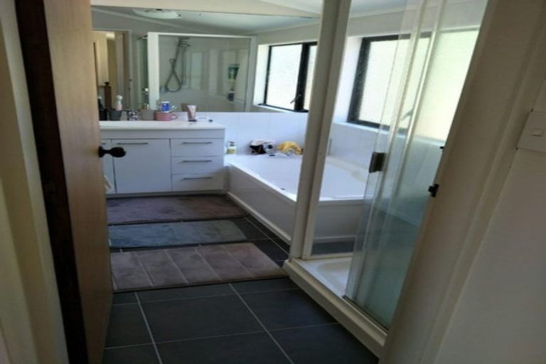 Photo of property in 10 Flinders Place, Johnsonville, Wellington, 6037