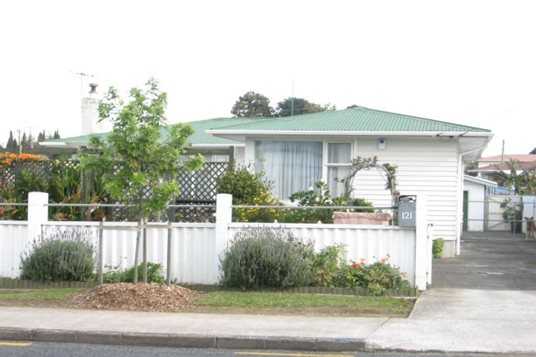 Photo of property in 121 Beaumonts Way, Manurewa, Auckland, 2102
