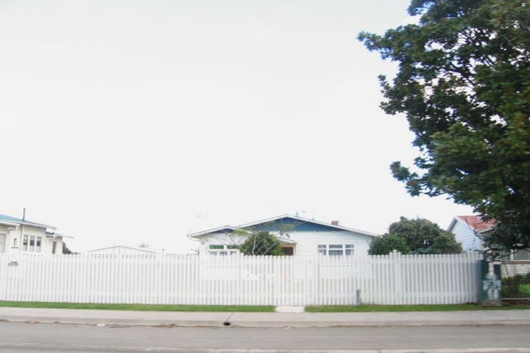 Photo of property in 1011 Heretaunga Street East, Parkvale, Hastings, 4122