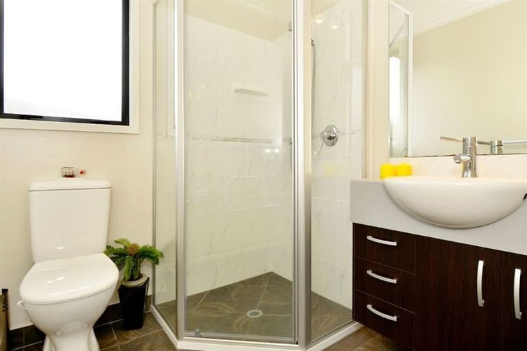 Photo of property in 53 Nimstedt Avenue, Oteha, Auckland, 0632