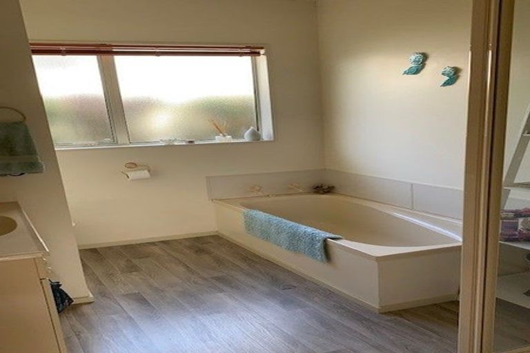 Photo of property in 70 Campbell Avenue, Paraparaumu, 5032