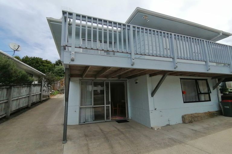 Photo of property in 42 Regency Place, Sunnynook, Auckland, 0632
