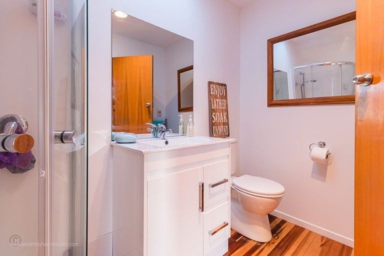 Photo of property in 52 Black Rock Road, Newlands, Wellington, 6037