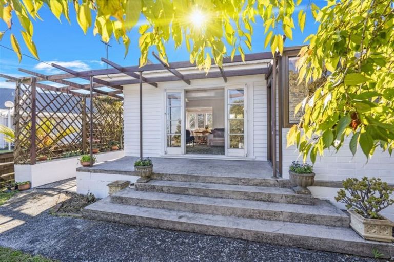 Photo of property in 12 Old Onerahi Road, Onerahi, Whangarei, 0110