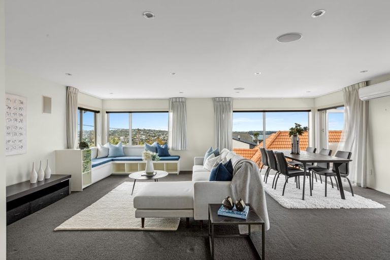 Photo of property in 1/127 Churchill Road, Rothesay Bay, Auckland, 0630