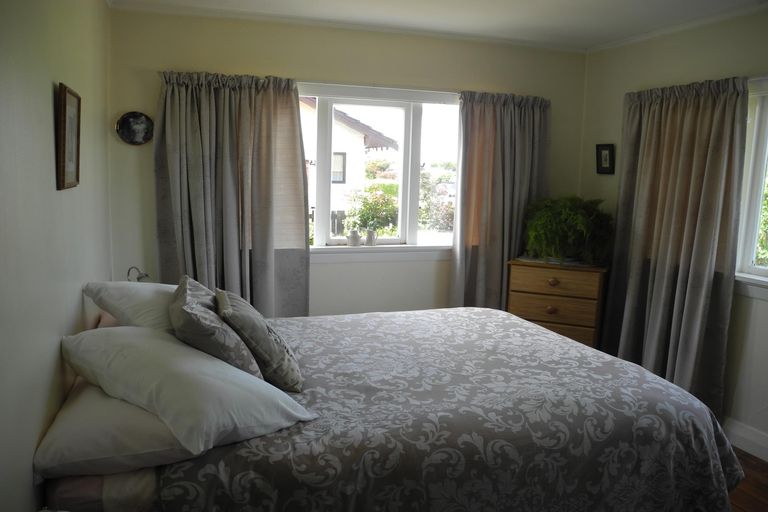 Photo of property in 8 Moorhouse Street, Waimate, 7924