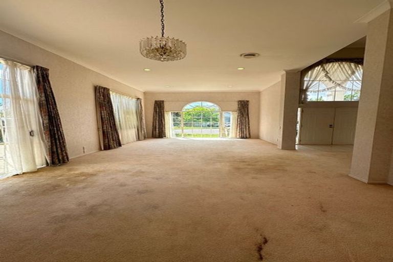 Photo of property in 9 Belsomet Place, Golflands, Auckland, 2013