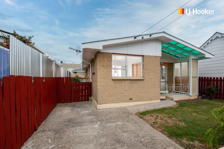 Photo of property in 13 Osmond Street, South Dunedin, Dunedin, 9012