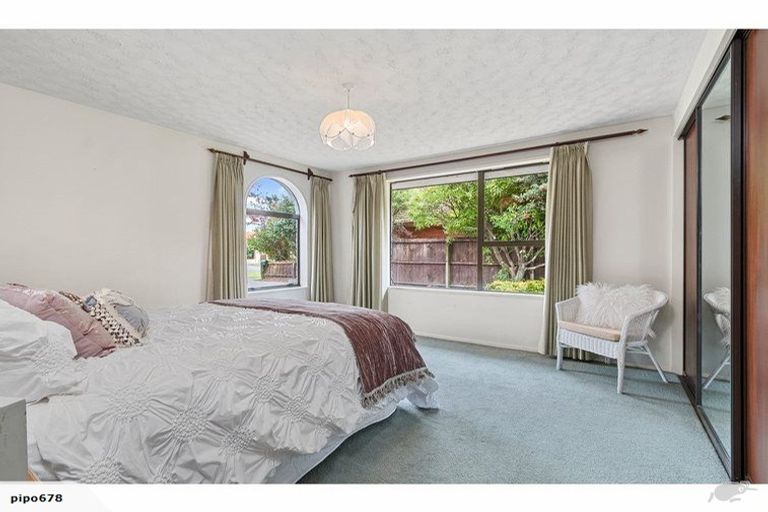 Photo of property in 28 Montclare Avenue, Ilam, Christchurch, 8041