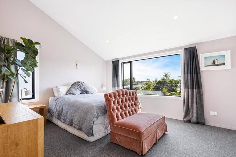 Photo of property in 3a Ward Crescent, Te Atatu Peninsula, Auckland, 0610