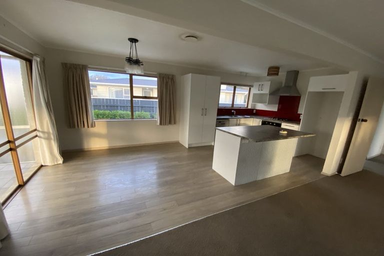 Photo of property in 8/8a Featherston Street, Levin, 5510