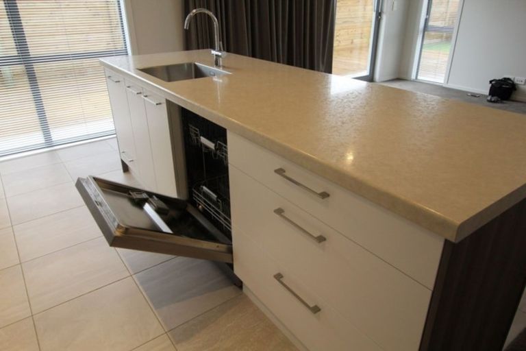 Photo of property in 15 Raymond Grace Avenue, Huapai, Kumeu, 0810