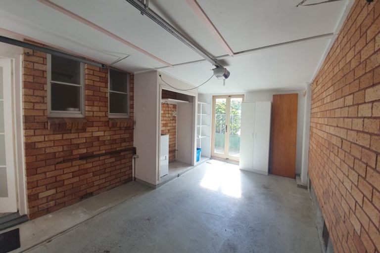 Photo of property in 10 Shortland Street, Lower Vogeltown, New Plymouth, 4310
