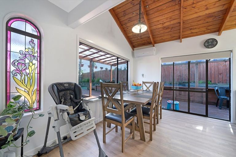 Photo of property in 2/46a Captain Scott Road, Glen Eden, Auckland, 0602