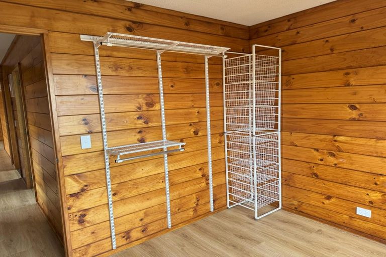 Photo of property in 49 Norcross Avenue, Henderson, Auckland, 0612