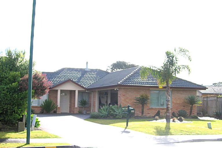 Photo of property in 12 Atworth Way, Burswood, Auckland, 2013