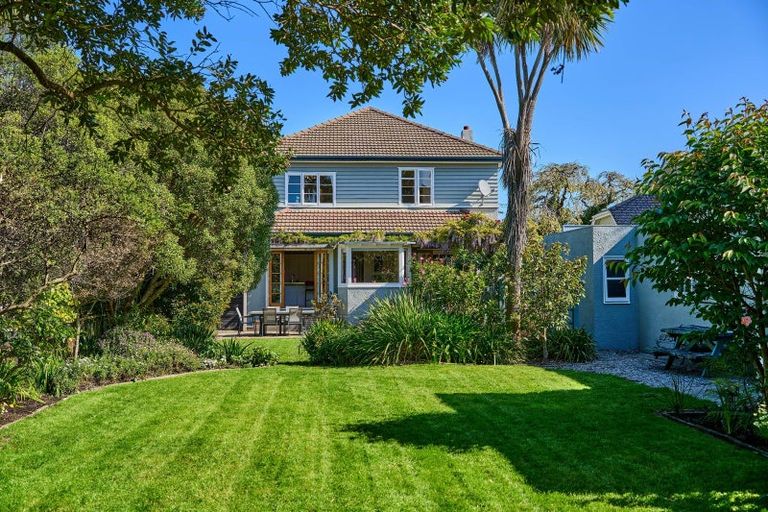 Photo of property in 5 Marina Grove, Hutt Central, Lower Hutt, 5010