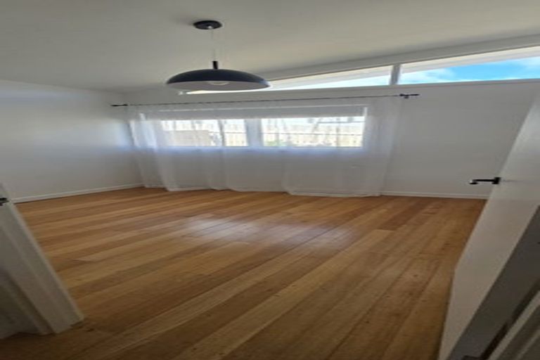 Photo of property in 21 Patts Avenue, Glendene, Auckland, 0602