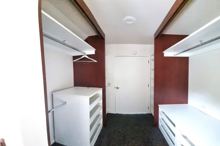 Photo of property in 11 Lawson Place, Mount Victoria, Wellington, 6011