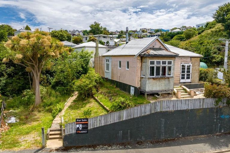 Photo of property in 32 Neidpath Road, Mornington, Dunedin, 9011