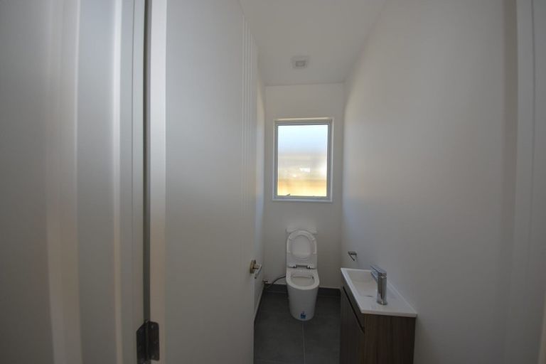 Photo of property in 32 Johns Creek Crescent, Silverdale, 0932