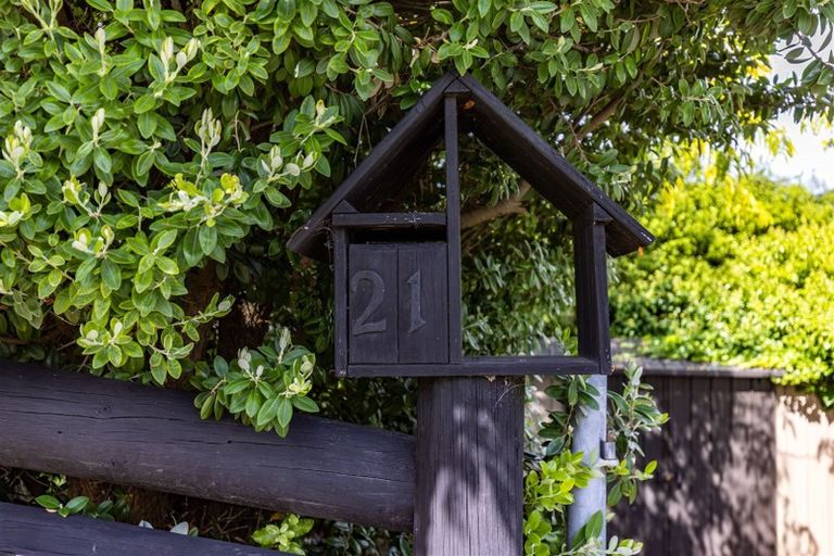 Photo of property in 21 Harbour View Terrace, Cass Bay, Lyttelton, 8082