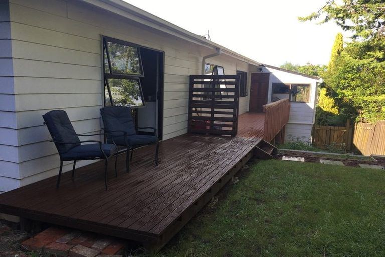 Photo of property in 29 Deverell Place, Northcross, Auckland, 0632