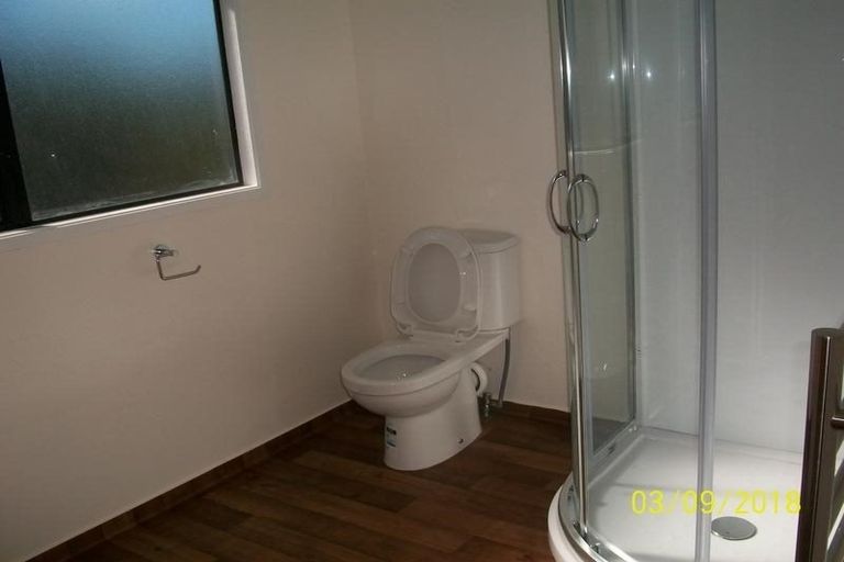 Photo of property in 2/19a Ribblesdale Road, Henderson, Auckland, 0612