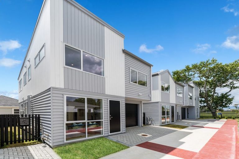 Photo of property in 80c Matipo Road, Te Atatu Peninsula, Auckland, 0610