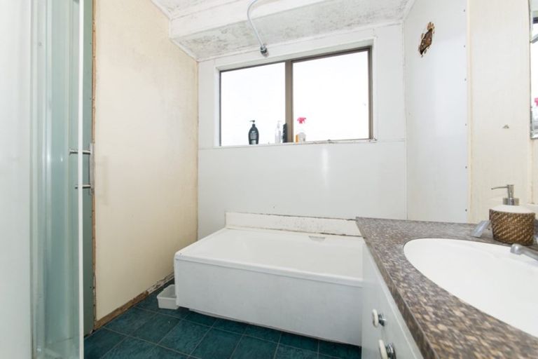 Photo of property in 9 Treviso Place, Clover Park, Auckland, 2023