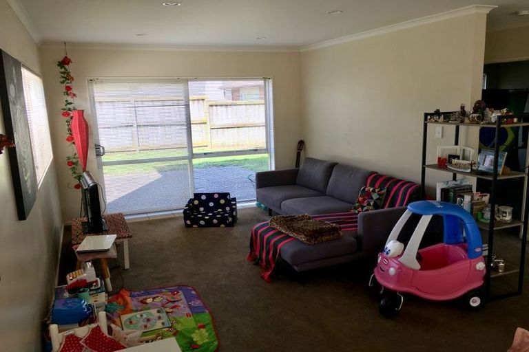 Photo of property in 5 Moravale Lane, Flat Bush, Auckland, 2016
