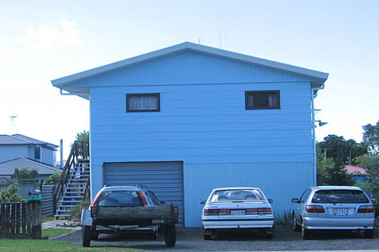 Photo of property in 44 Beach Road, Waihi Beach, 3611