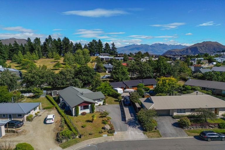 Photo of property in 27 Achilles Place, Wanaka, 9305