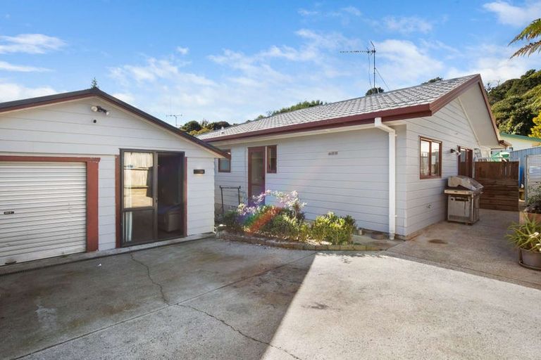 Photo of property in 28b Dingadee Street, Welcome Bay, Tauranga, 3112