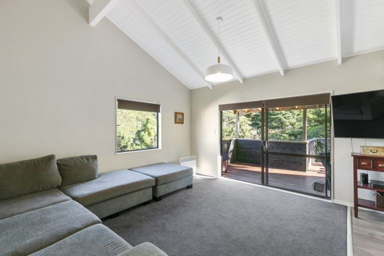 Photo of property in 99 Thurleigh Grove, Karori, Wellington, 6012
