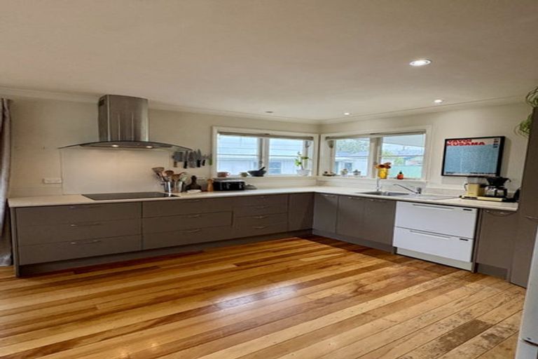 Photo of property in 14 Barrett Place, Carterton, 5713