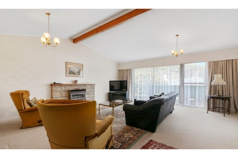 Photo of property in 13a Norton Park Avenue, Fairfield, Lower Hutt, 5011