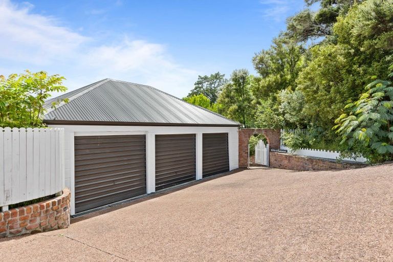 Photo of property in 10 The Close, Greenhithe, Auckland, 0632