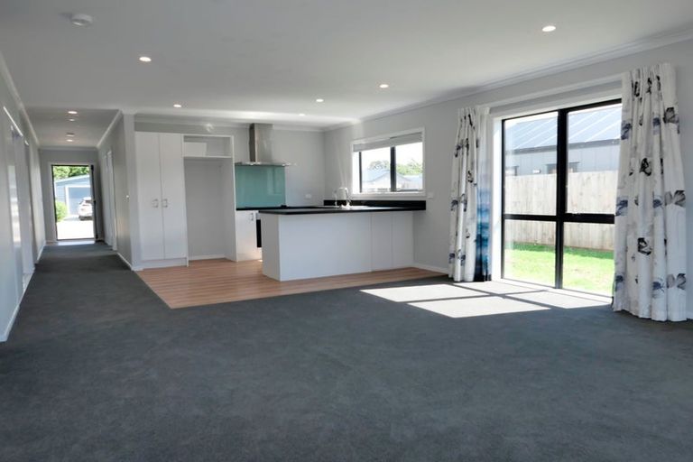 Photo of property in 8 Rotoiti Place, Paraparaumu, 5032