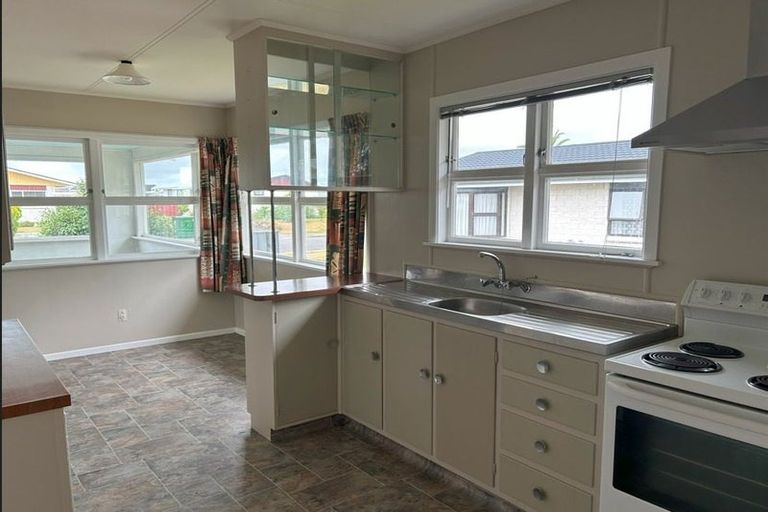 Photo of property in 14 Hornsby Street, Carterton, 5713