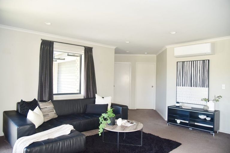 Photo of property in 112 Saint James Drive, Huntington, Hamilton, 3210