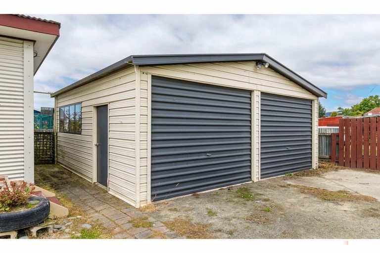Photo of property in 3 Town Belt, Waimate, 7924