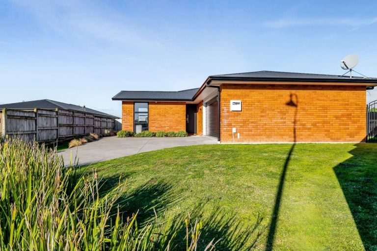 Photo of property in 17 Jersey Place, Bell Block, New Plymouth, 4312