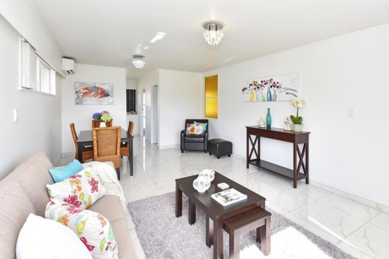 Photo of property in 3/8 Russell Road, Manurewa, Auckland, 2102