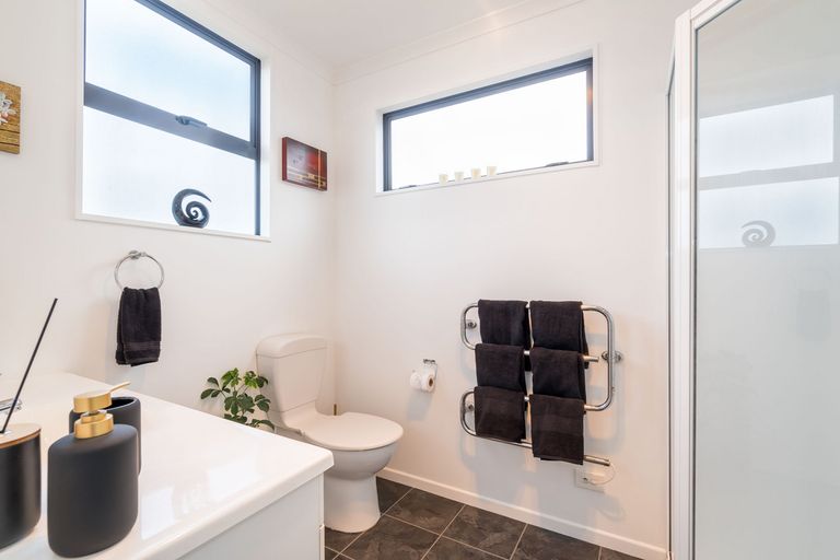 Photo of property in 5 Monowai Road, Ravensbourne, Dunedin, 9022