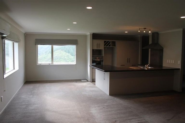 Photo of property in 103 Kirton Drive, Riverstone Terraces, Upper Hutt, 5018