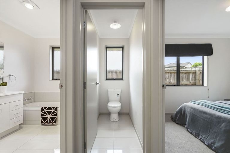 Photo of property in 20 Max Landing, Grandview Heights, Hamilton, 3200