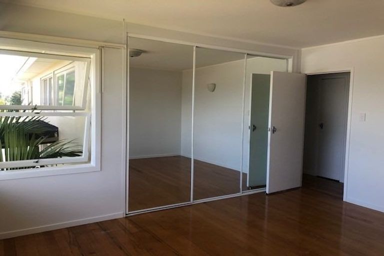 Photo of property in 4b Corrella Road, Belmont, Auckland, 0622