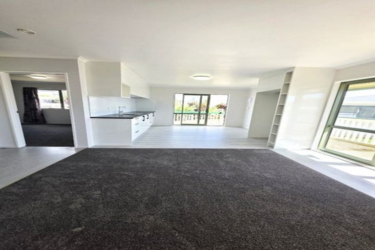 Photo of property in 21 Tranent Road, Mangere, Auckland, 2022