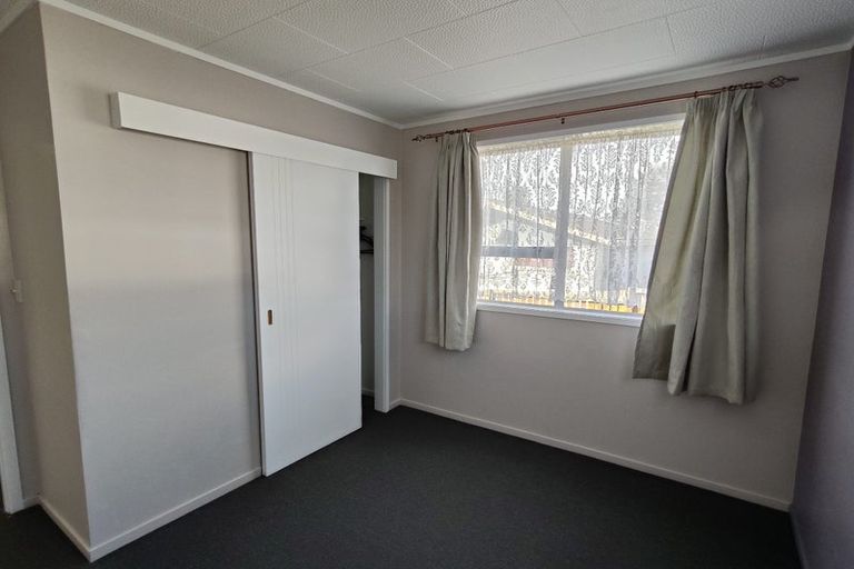 Photo of property in 20 Foyle Place, Glendene, Auckland, 0602